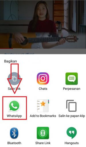 Cara share video Youtube ke chat WhatsApp 2 PILIH "WHATSAPP"