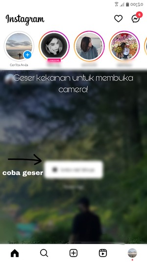 Bukalah aplikasi Instagram. Geser kekanan hingga muncul fitur kamera.